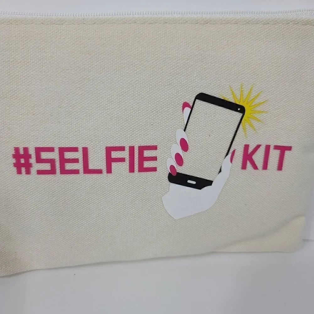 Selfie Kit MakeUp Bag - Picture 5 of 6